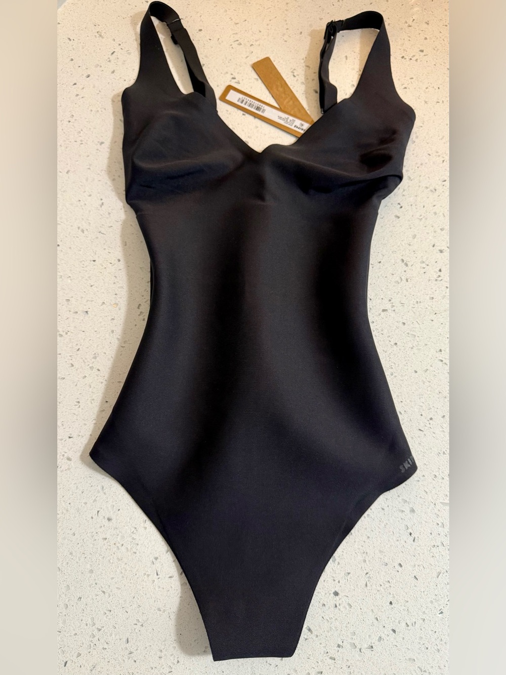 NWT SKIMS Plunge Neck Bodysuit Onyx XS | Sold Out Favorite